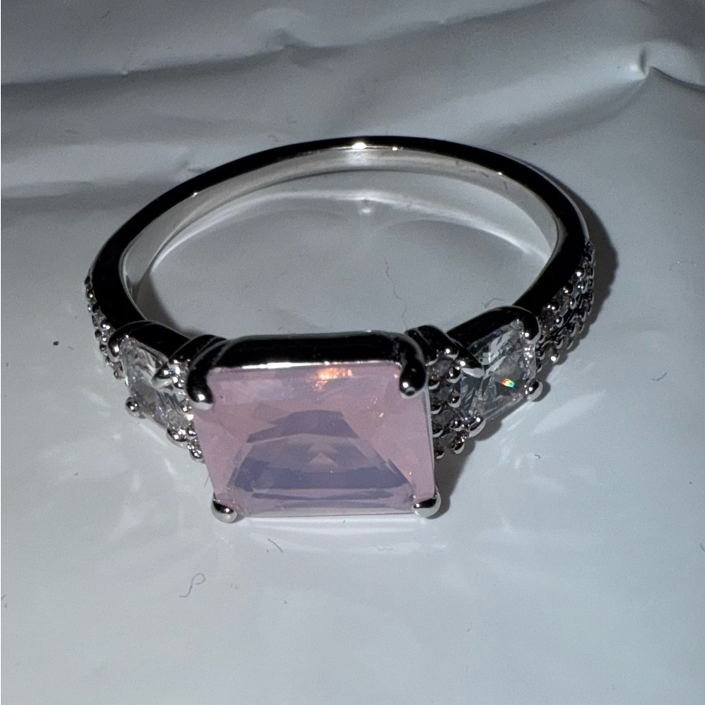 Elegant Silver and Pink Gemstone Ring